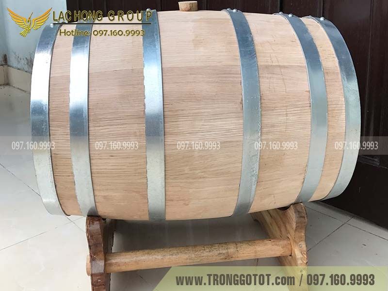 thùng ngâm rượu bằng gỗ sồi